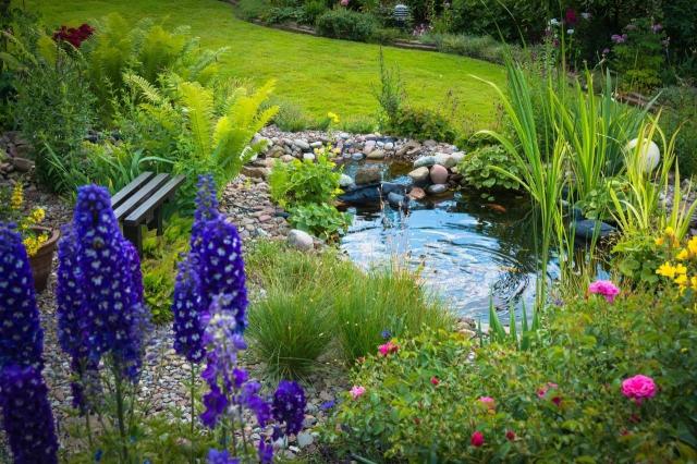 Top 10 aranżacji z wodą. Zobacz jak urządzić ogród ze stawem!