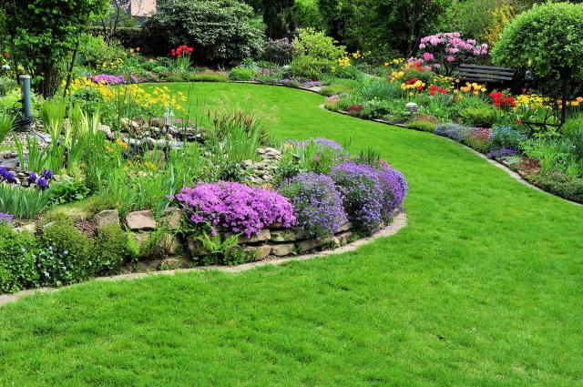 aranżacja dużego ogrodu, jak urządzić ogród, projekt ogrodu, kwiaty w ogrodzie, urządzanie ogrodu, duży ogród 